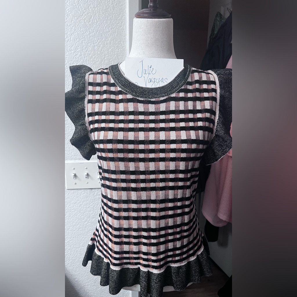 Lula Johnson Rea Checkered Jacquard Knit Short Sleeve Top With Ruffle Hem